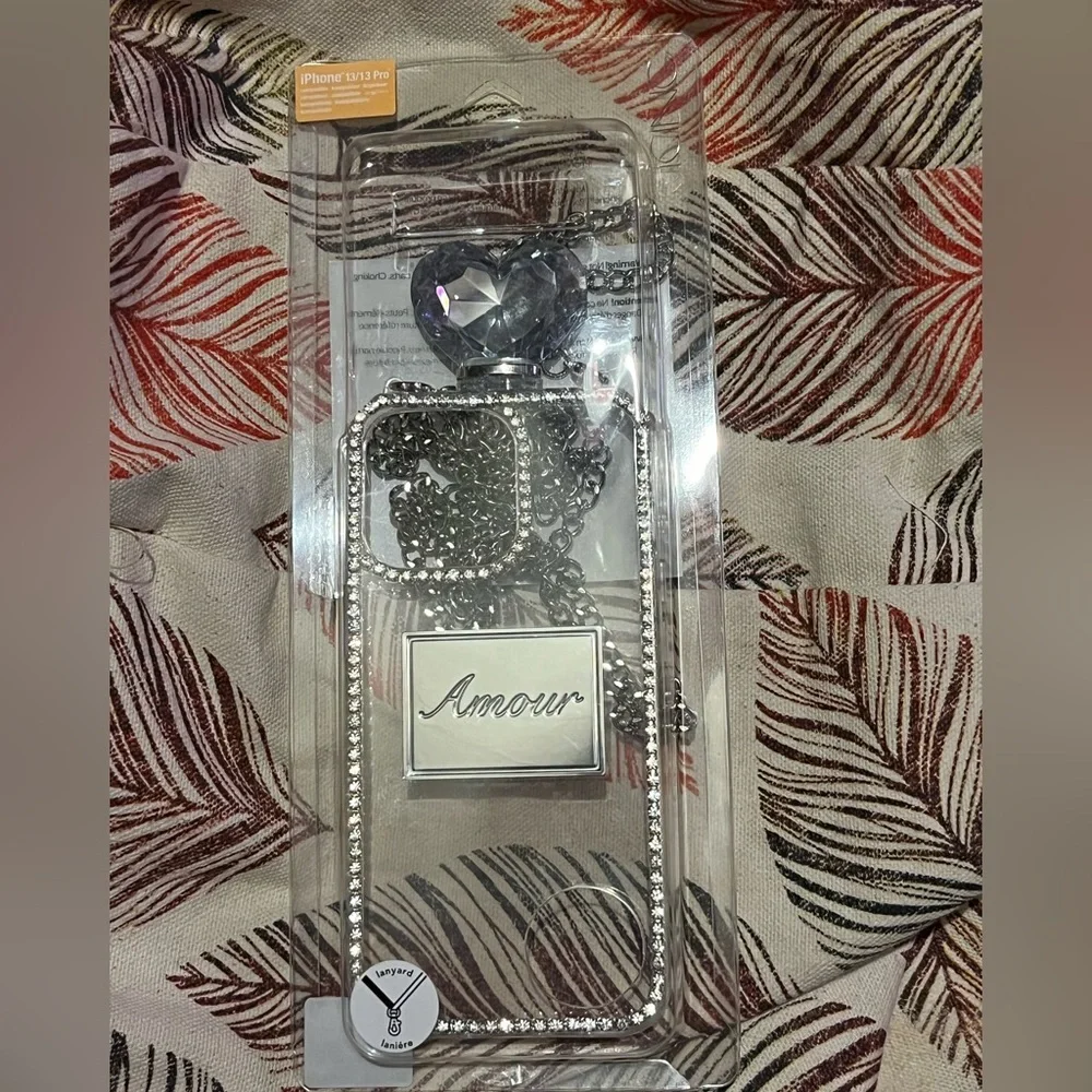 BNWT icing  heart case iPhone 13/pro lanyard iPhone 12/Pro, 13 Pro Max